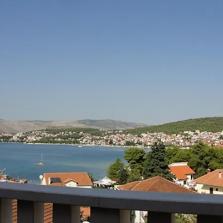 Trogir Apartment דירה *